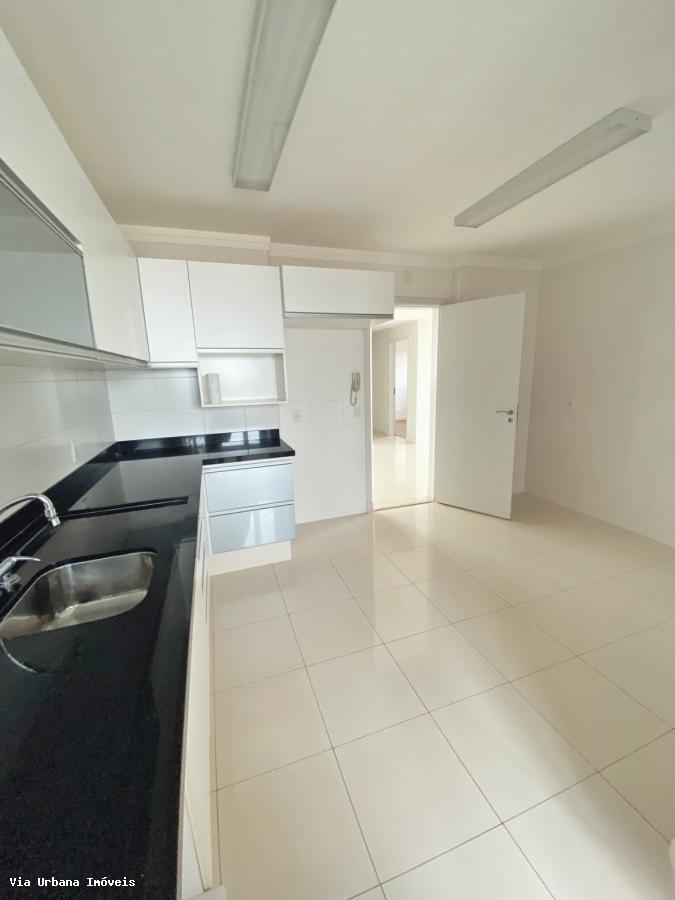 Apartamento à venda com 3 quartos, 127m² - Foto 7