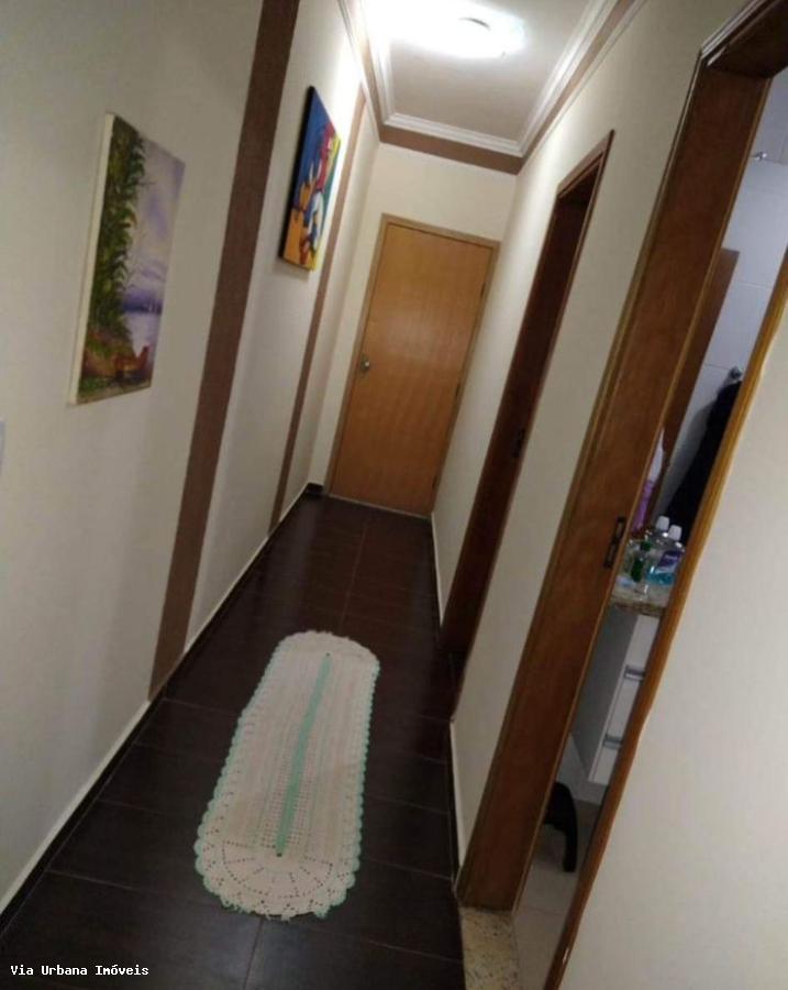 Casa à venda com 3 quartos, 300m² - Foto 11