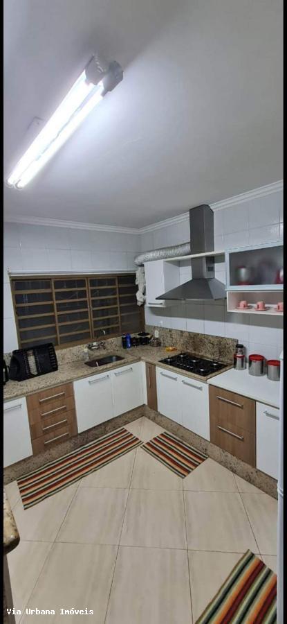 Casa à venda com 3 quartos, 300m² - Foto 6