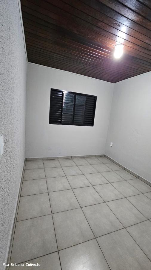 Casa à venda com 4 quartos, 200m² - Foto 4