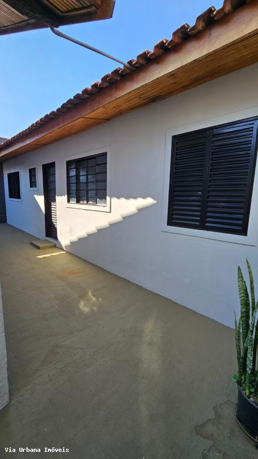 Casa à venda com 4 quartos, 200m² - Foto 8