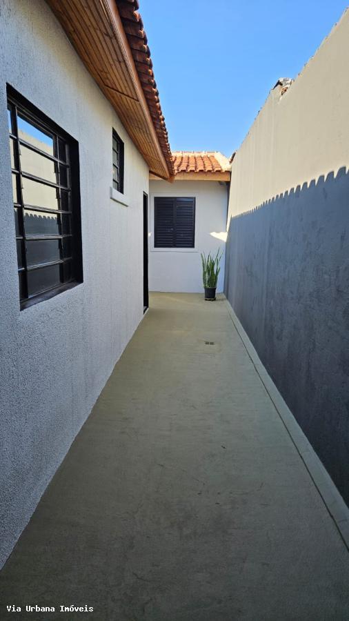 Casa à venda com 4 quartos, 200m² - Foto 13