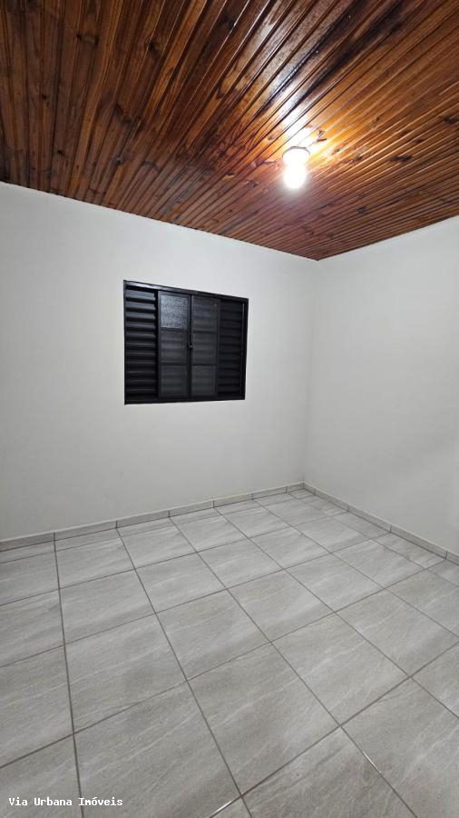 Casa à venda com 4 quartos, 200m² - Foto 14