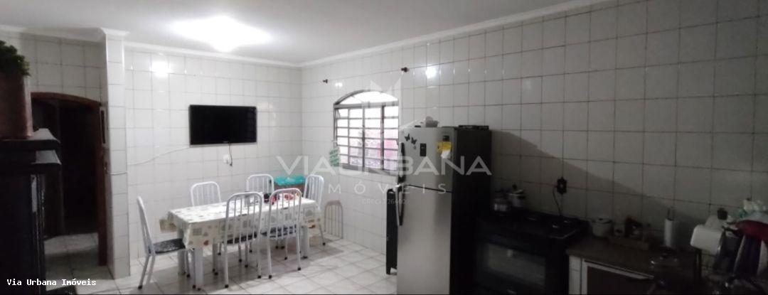 Casa à venda com 3 quartos, 158m² - Foto 11