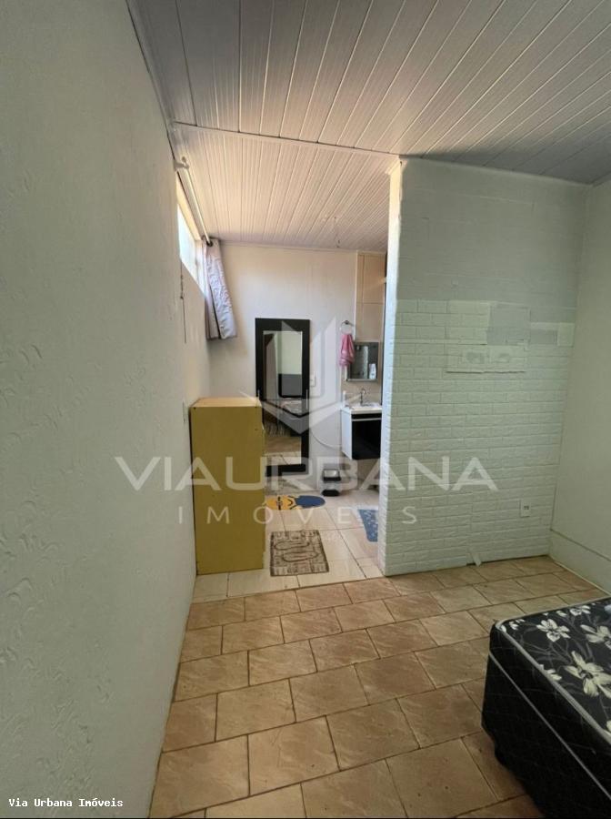 Casa à venda com 4 quartos, 200m² - Foto 3