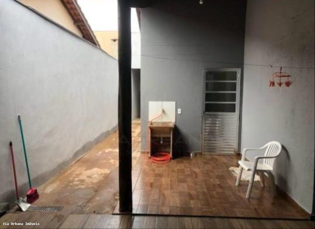 Casa à venda com 2 quartos, 160m² - Foto 2