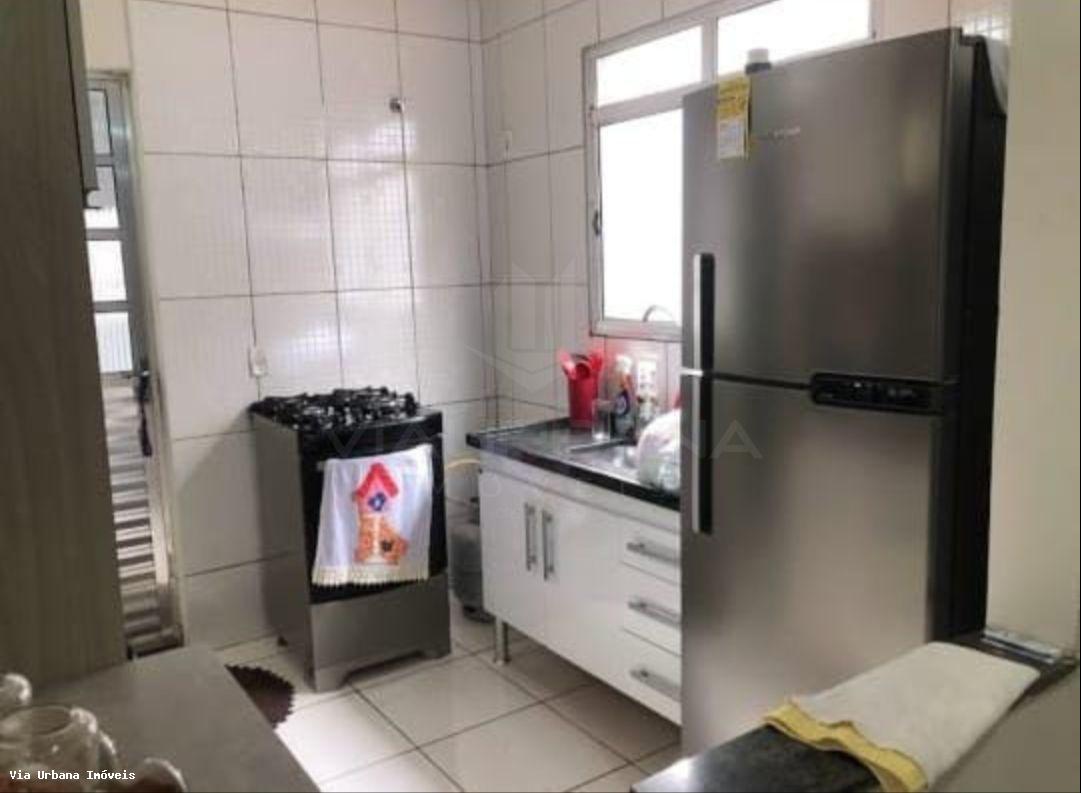 Casa à venda com 2 quartos, 160m² - Foto 4