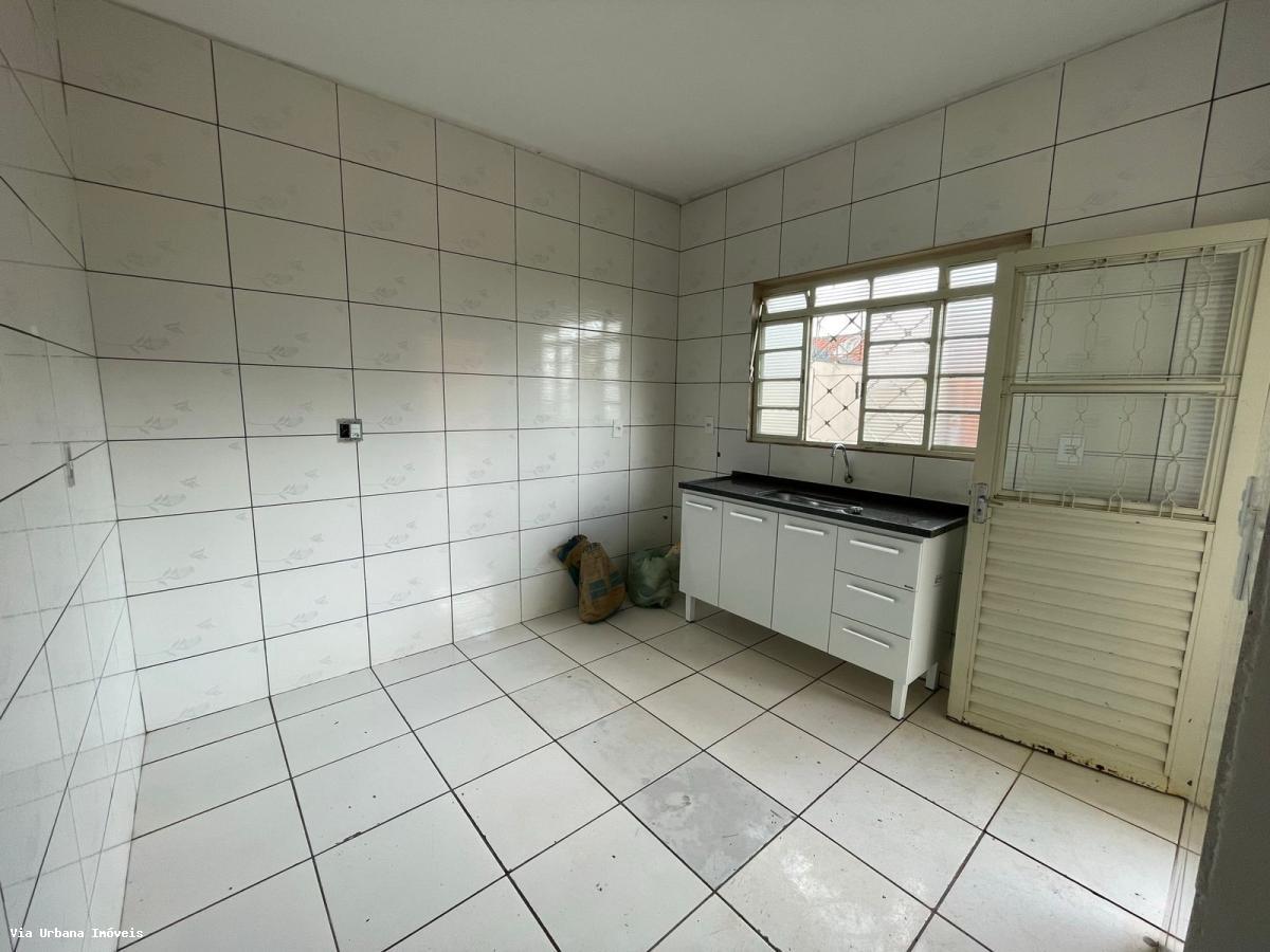 Casa à venda com 3 quartos, 300m² - Foto 10