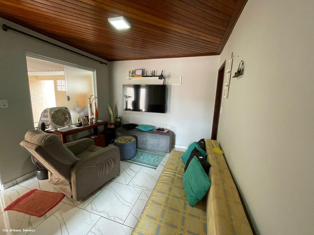 Casa à venda com 3 quartos, 200m² - Foto 4