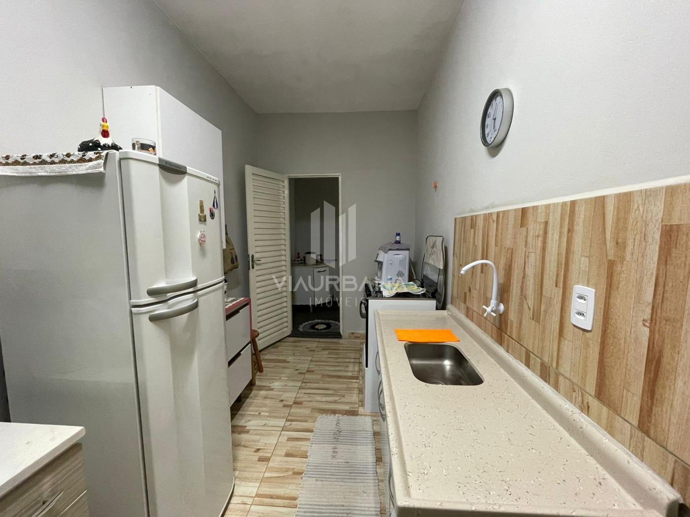 Casa à venda com 2 quartos, 250m² - Foto 9