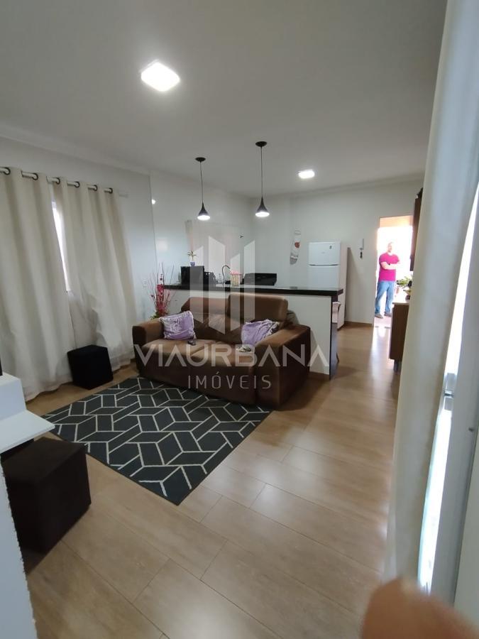 Casa à venda com 2 quartos, 250m² - Foto 1