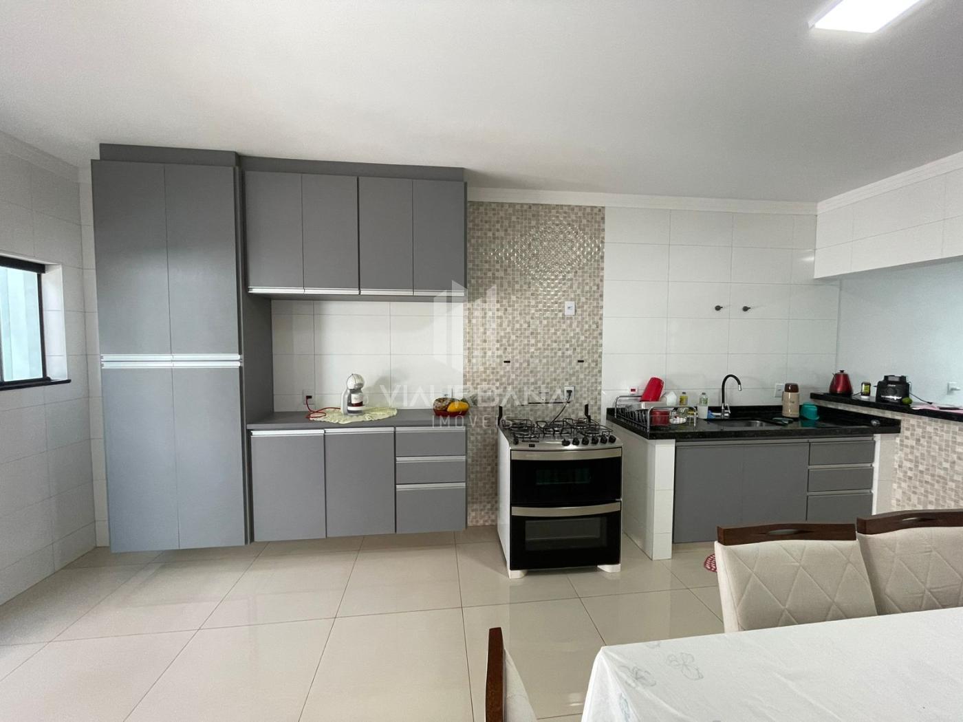 Casa à venda com 2 quartos, 211m² - Foto 1