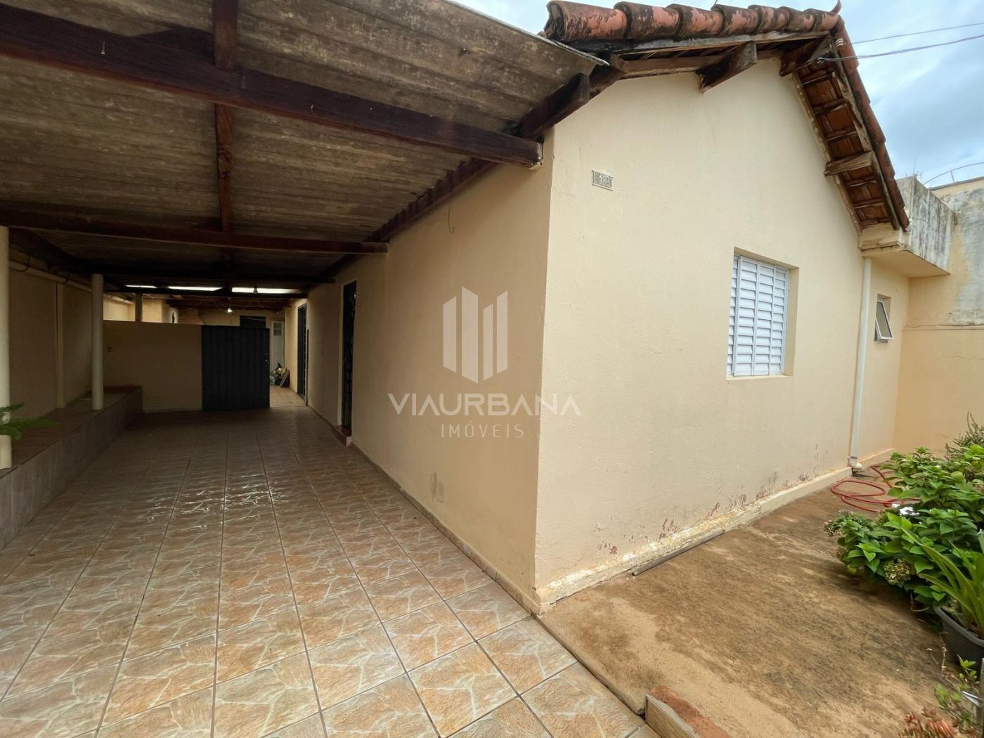 Casa à venda com 2 quartos, 200m² - Foto 2