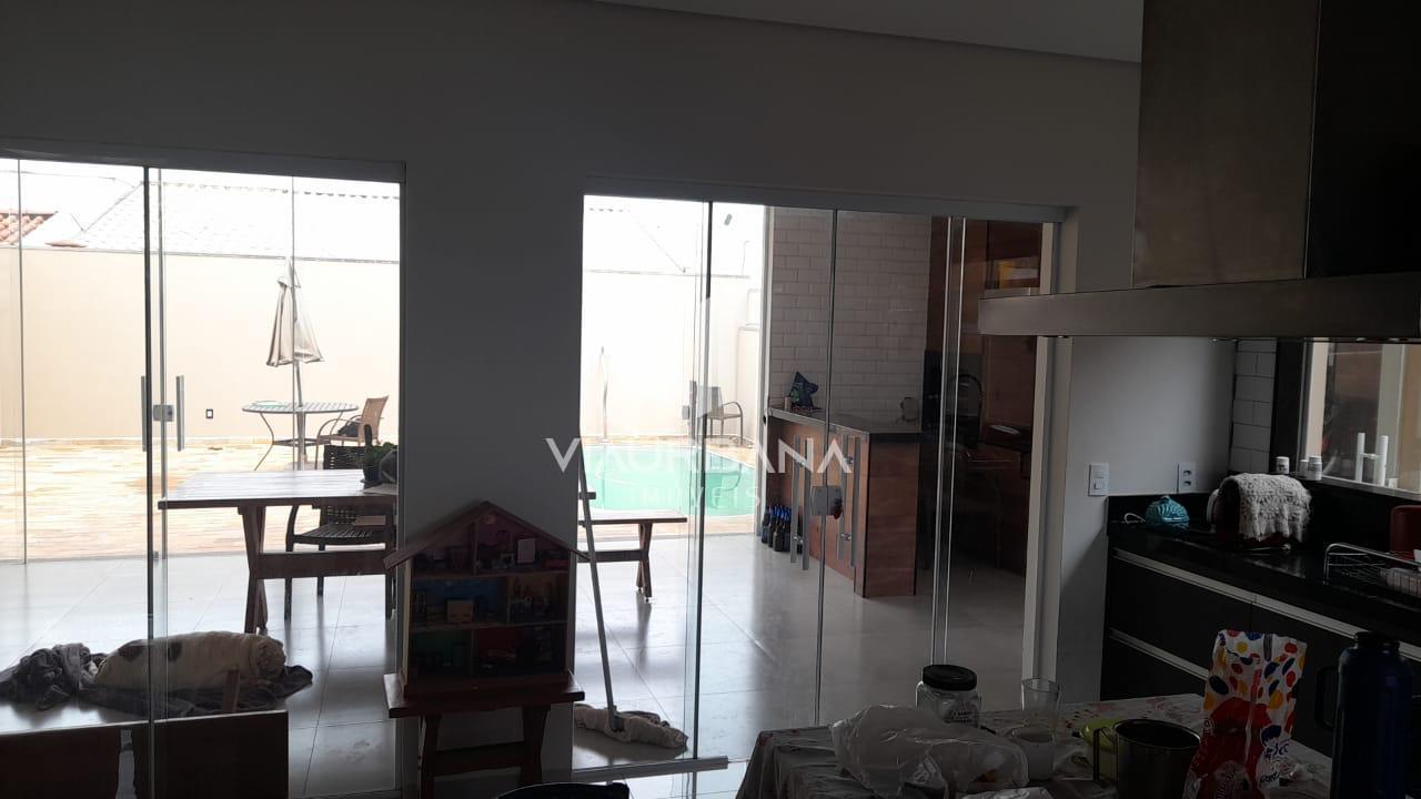 Casa à venda com 3 quartos, 250m² - Foto 10