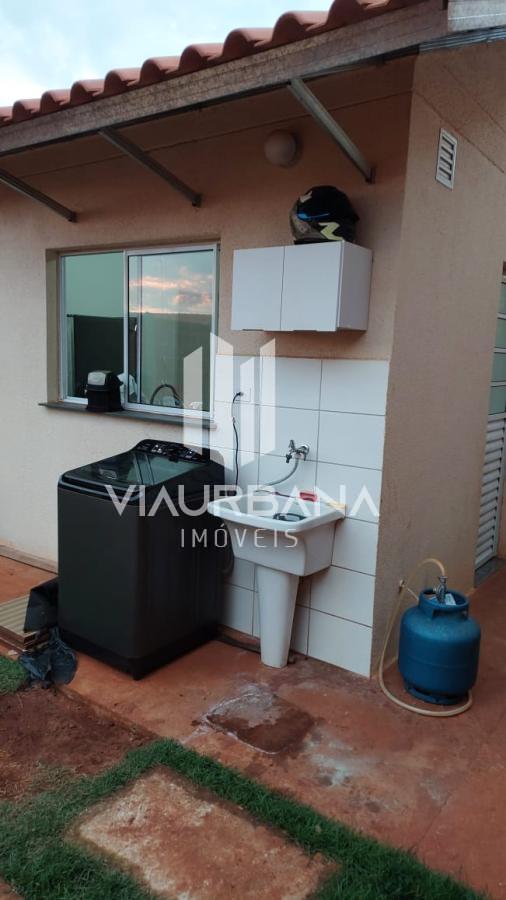 Casa à venda com 2 quartos, 160m² - Foto 2