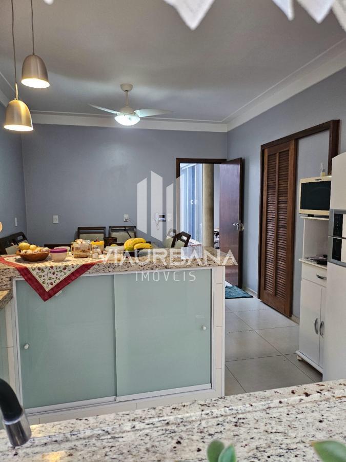 Casa à venda com 3 quartos, 275m² - Foto 8