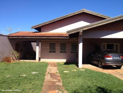 Casa para Venda, em Pederneiras, bairro Altos do Alvorada, 3 dormitórios, 3 banheiros, 1 suíte, 4 vagas
